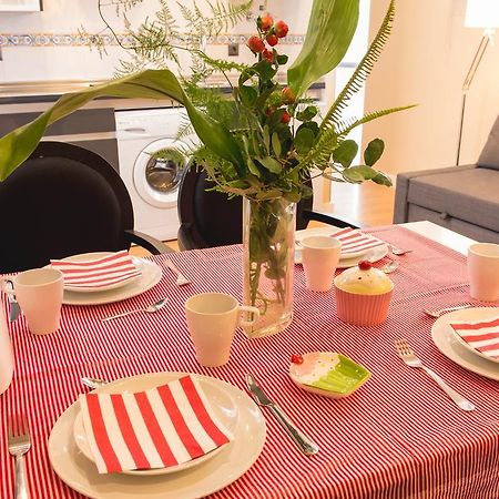 Ab Apartamentos Trinidad Малага Номер фото