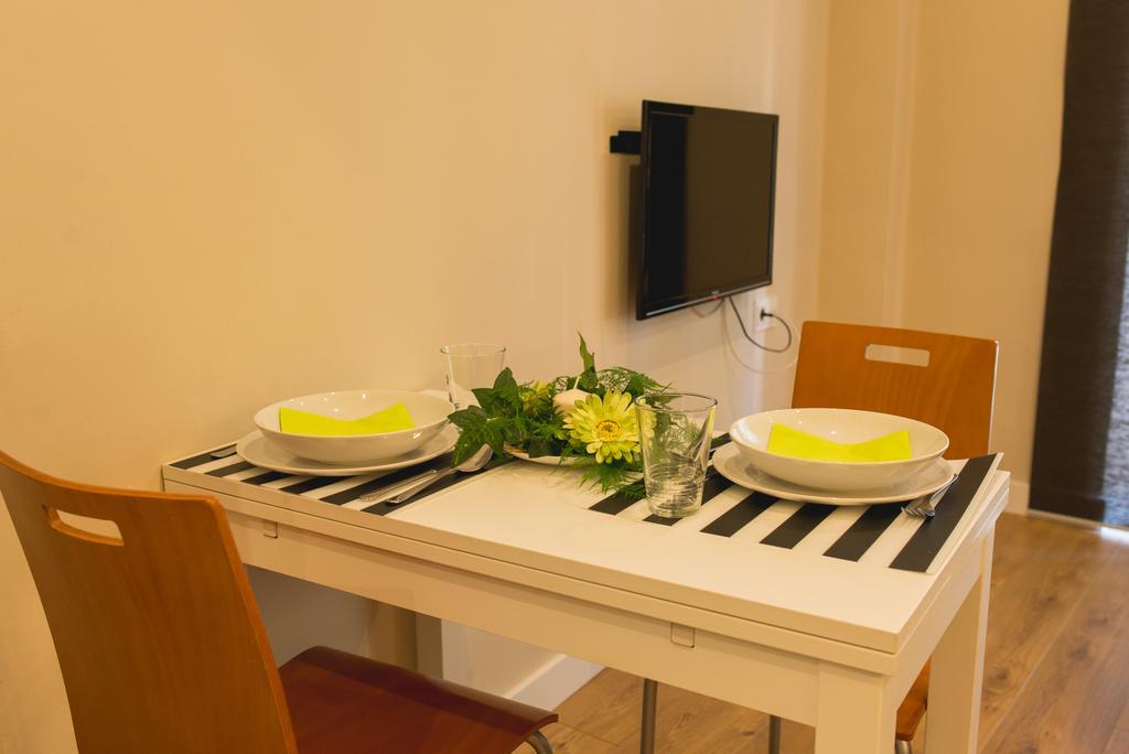 Ab Apartamentos Trinidad Малага Номер фото