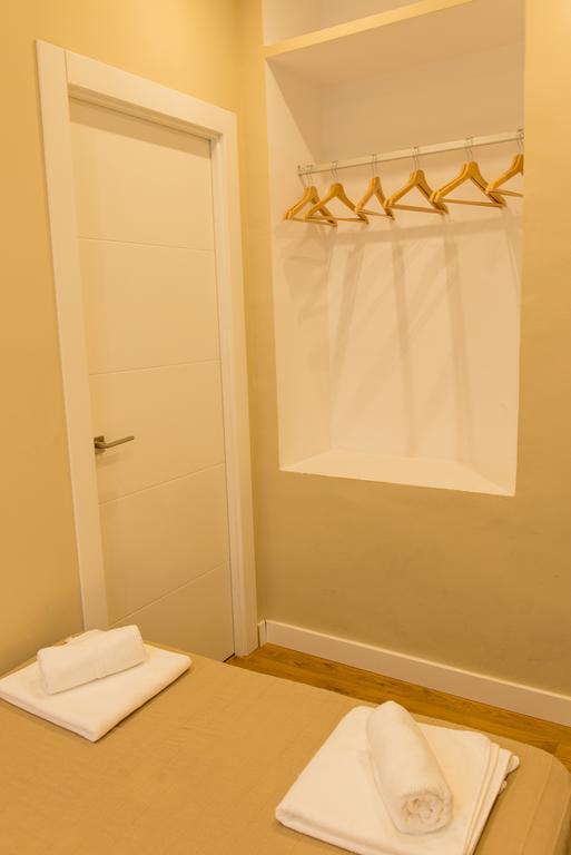 Ab Apartamentos Trinidad Малага Номер фото